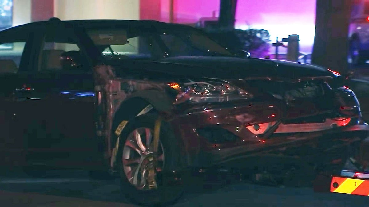 Burglar sought after car smashes into Orlando business, police say