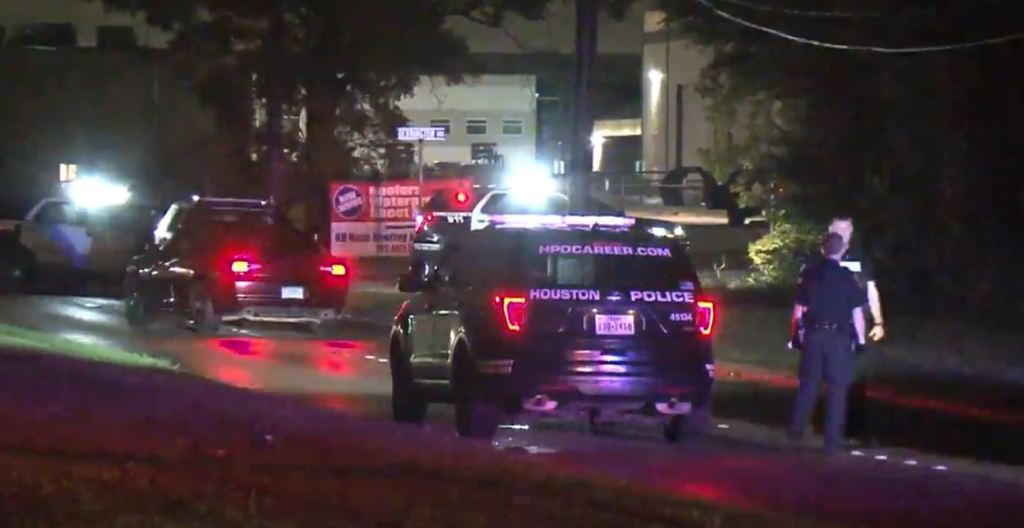 Two men caught, two sought after chase in NW Houston    