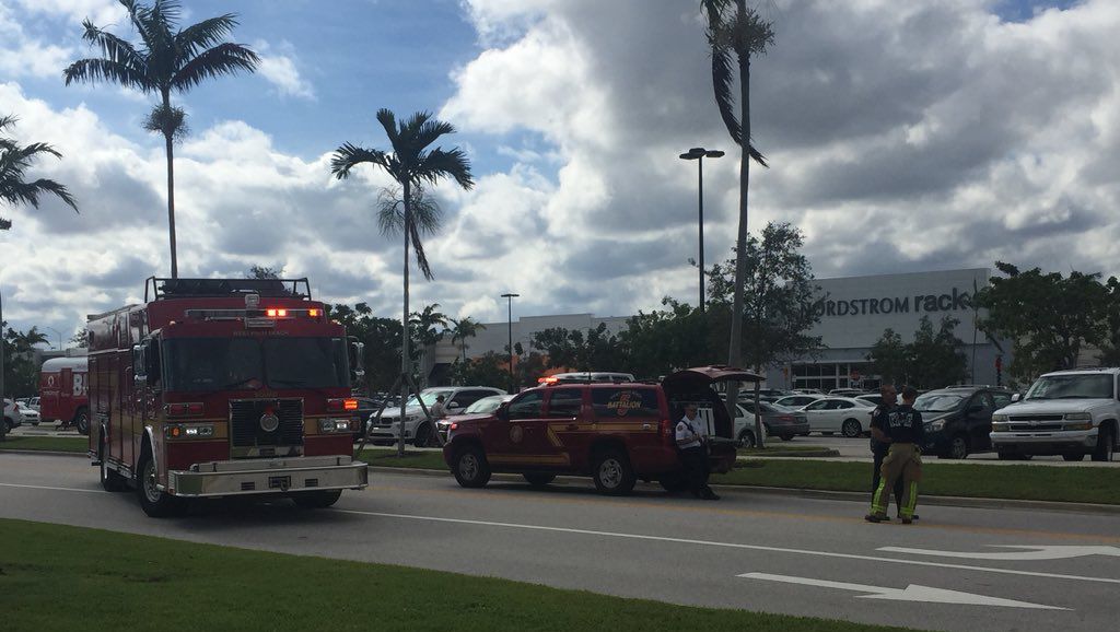 Bomb threat at Palm Beach Outlets    