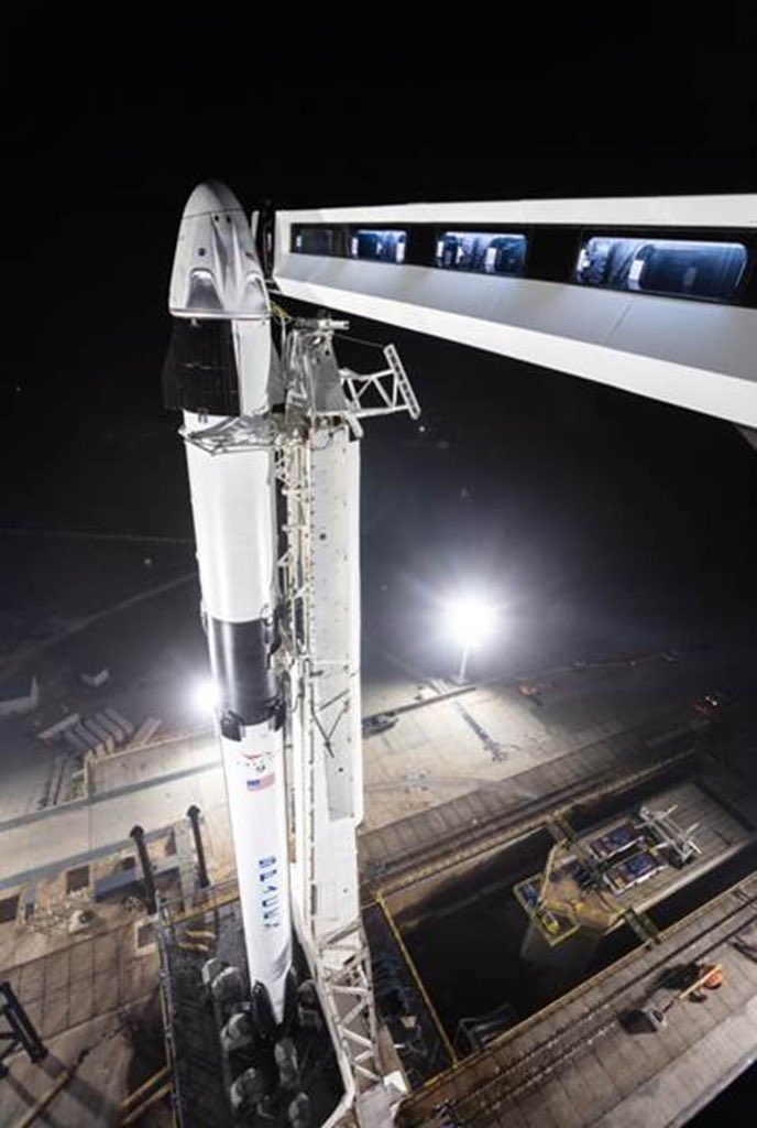 Elon Musk:Falcon 9 on launch pad with Crew Dragon and new astronaut walkway   
