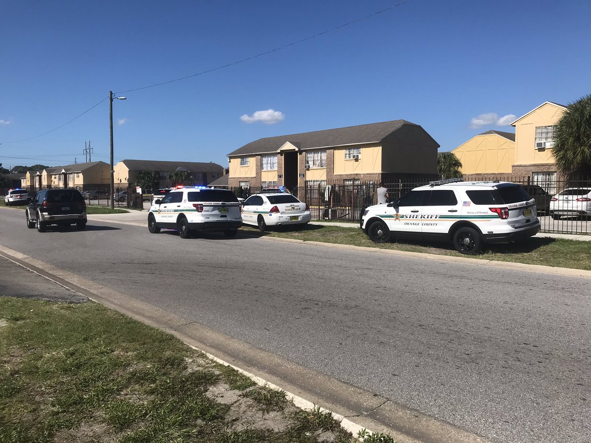 Seven OCSO patrol cars at this apartment complex on 2800 North Pine Hills Road. 