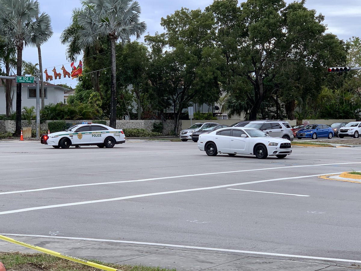 Off-duty firefighter with @HialeahFD involved in fatal pedestrian crash on Killian Parkway & SW 147th Ave in SW Dade. Man in his 70's was trying to cross road when he was hit. He died at the scene. Crash under investigation.