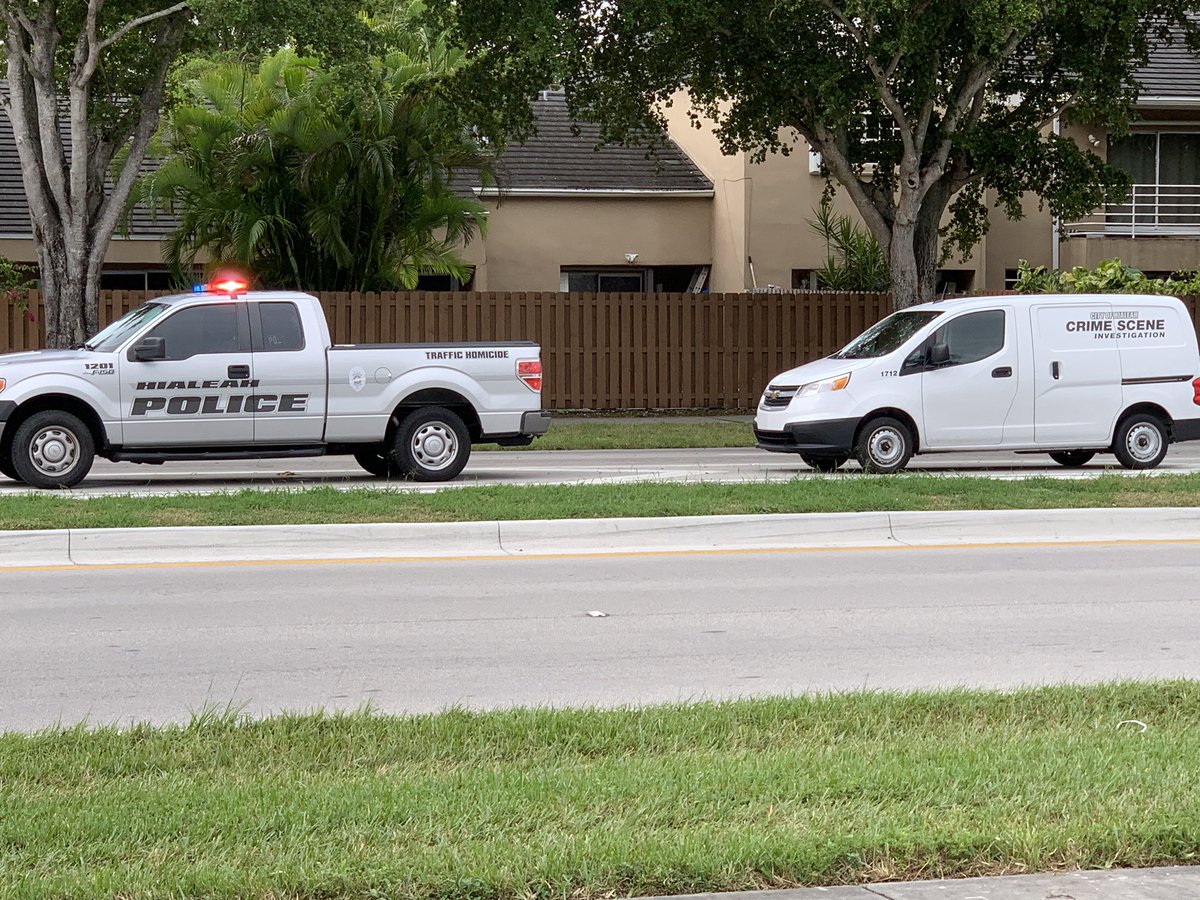 Off-duty firefighter with @HialeahFD involved in fatal pedestrian crash on Killian Parkway & SW 147th Ave in SW Dade. Man in his 70's was trying to cross road when he was hit. He died at the scene. Crash under investigation.