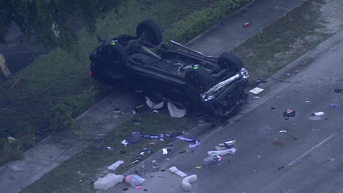 Bird Road (SW 40th St) shutdown between 128 Ave and 125 Avenue following a violent overnight crash near 127 Ave.