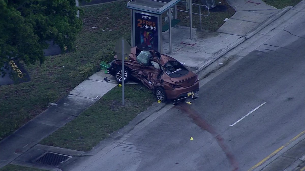 Bird Road (SW 40th St) shutdown between 128 Ave and 125 Avenue following a violent overnight crash near 127 Ave.
