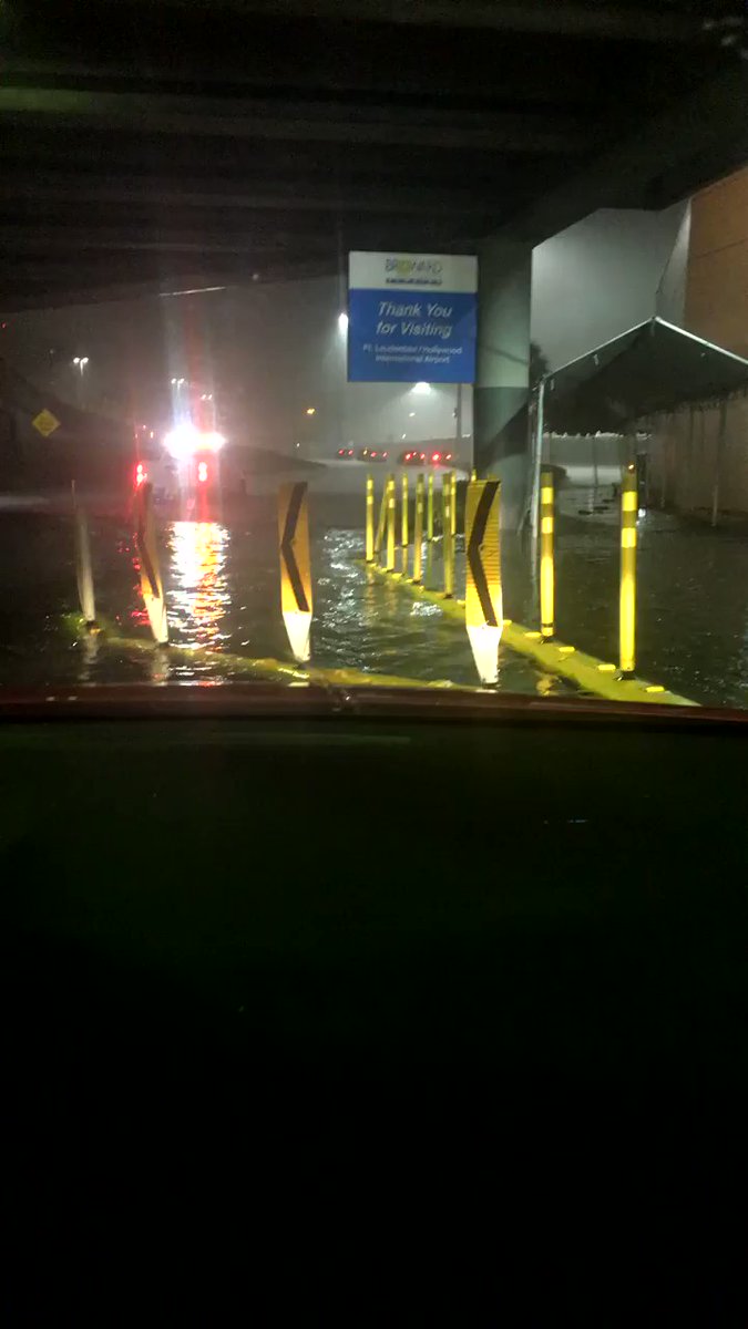 Massive flash flooding at Fort Lauderdale Airport 