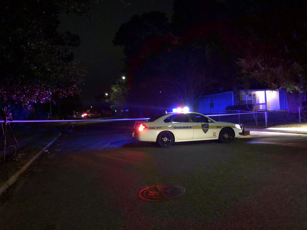 JSO confirms two juveniles shot near Paris Ave in Magnolia Gardens area. Both expected to be ok.