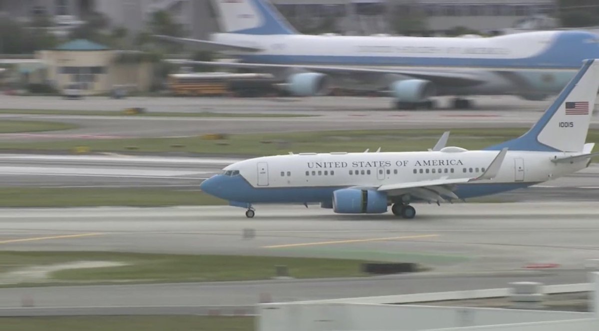 SAM967 landing at PBI a few minutes ago with AF1 in the background.