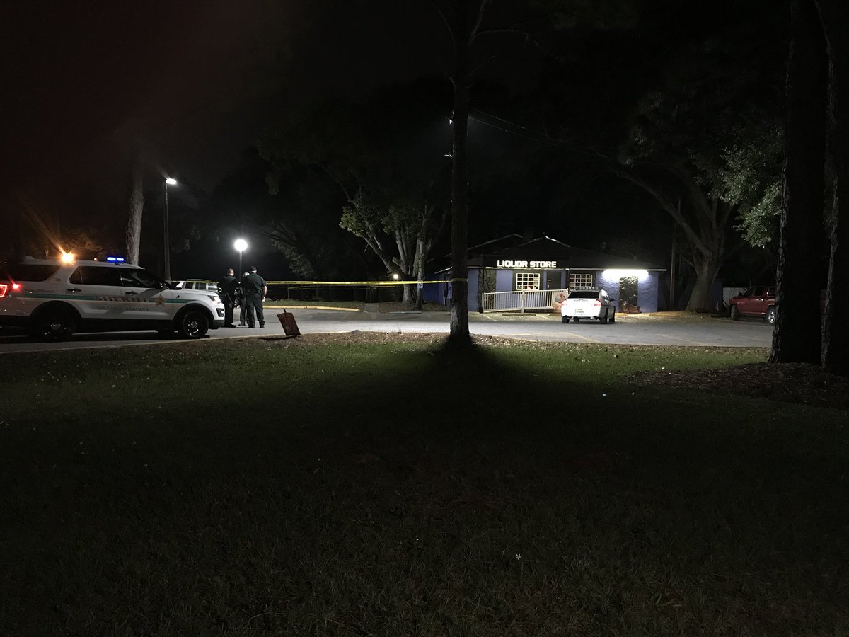 OrangeCoSheriff deputies on scene investigating a stabbing at George's Bar & Grill off Edgewater Drive