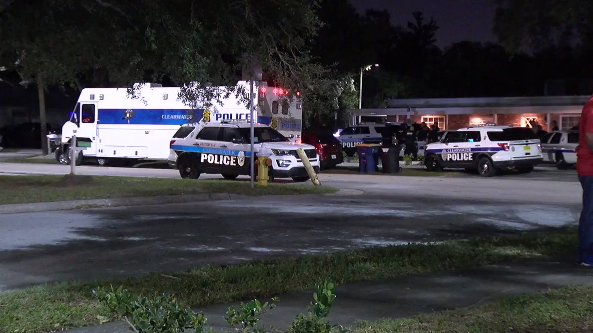 Clearwater Police responded to an armed person barricaded in a home on Friend Avenue near Lakeview Avenue. CPD says the suspect is the only person in the residence. 