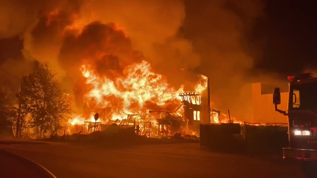 Video of the fire off Baymeadows Road 