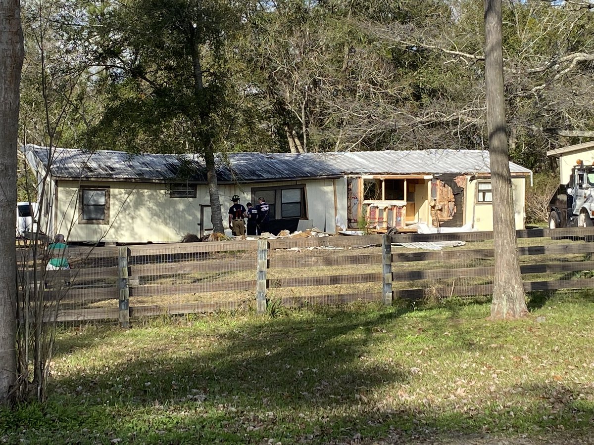 JFRD and JSO are on the scene of a mobile home collapse on Plummer Grant Rd. in Mandarin. JFRD says one person was extricated and is on the way to the hospital with serious injuries 