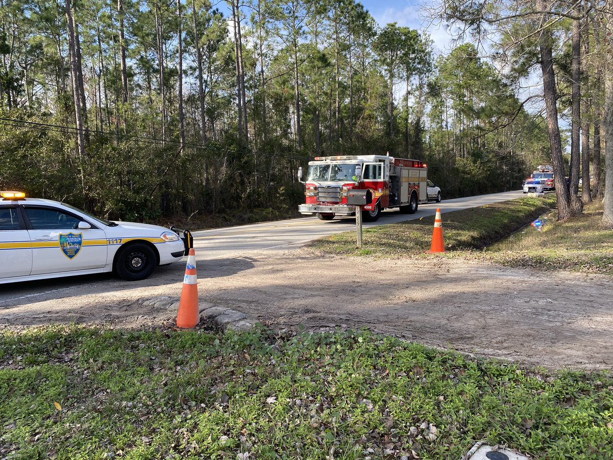 JFRD and JSO are on the scene of a mobile home collapse on Plummer Grant Rd. in Mandarin. JFRD says one person was extricated and is on the way to the hospital with serious injuries 