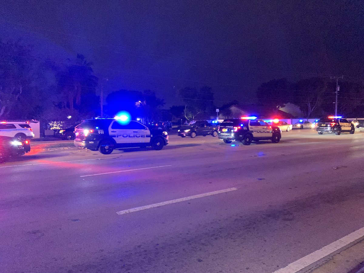 Active suspect search underway in Kendall. Miami Dade Police and Miami Beach police are on-scene. Tape up in front of gated community on SW 88th St. & 112th Ave. There's a red SUV parked nearby, vehicle appears to have been ditched. 