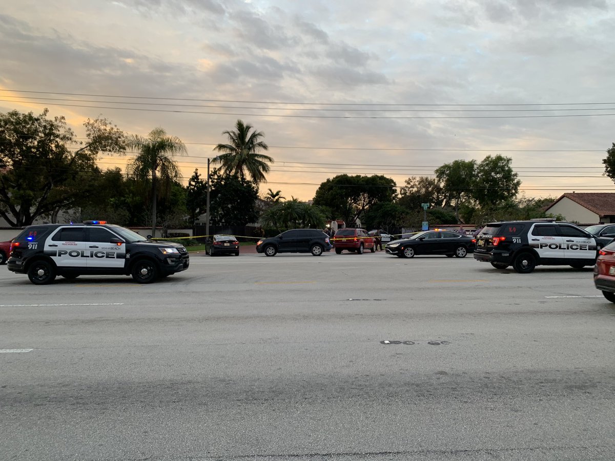 Officers were running plates when they noticed the red SUV was wanted for a carjacking out of Homestead. Police tried stopping the vehicle, driver kept going along McArthur Cswy into @MiamiDadePD jurisdiction. Car later ditched in Kendall. 