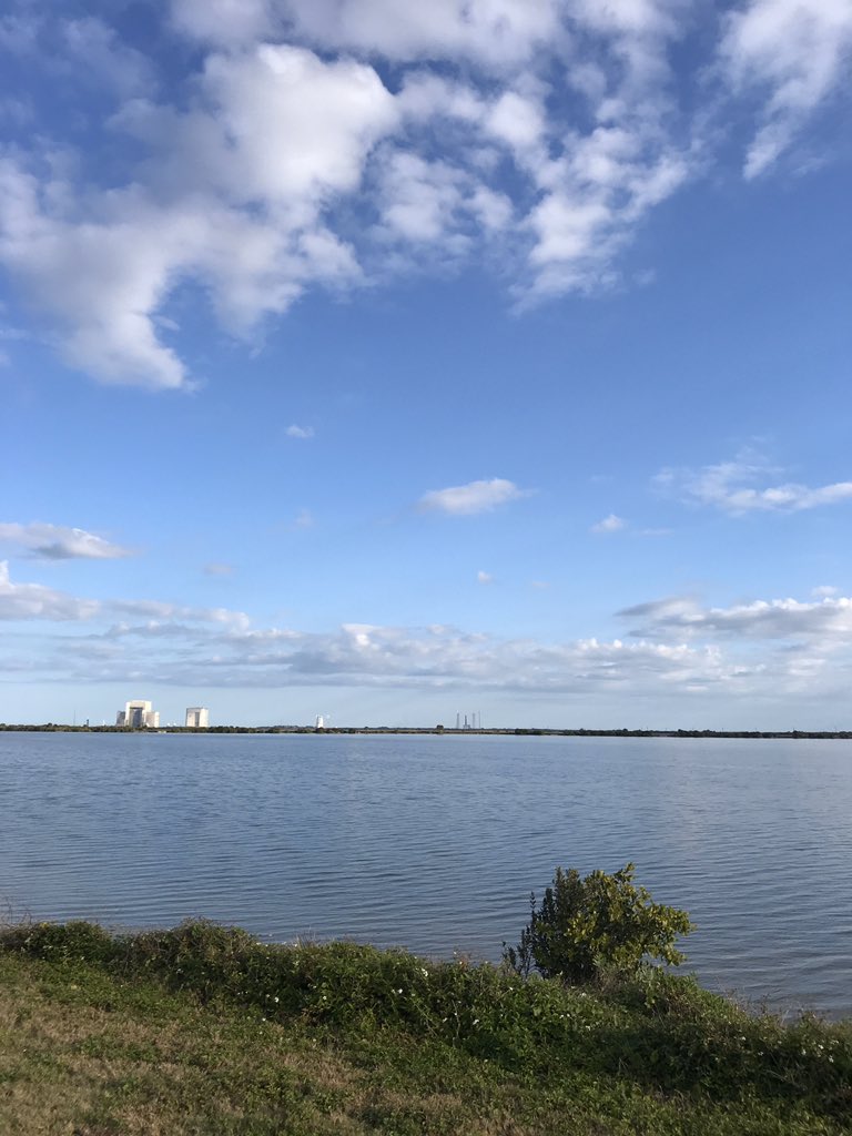 SpaceX second try at launching latest round of 60 Starlink satellites. Falcon9 ready at Pad 40, Cape Canaveral AFS. Wx 80 % favorable for 9:06 am EST.