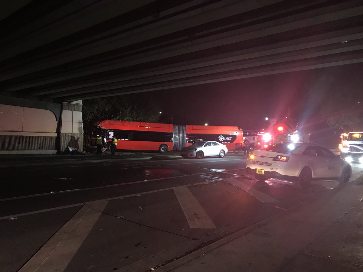 Major crash involving a lynxbusorlando off of Westmoreland & Carter Street 