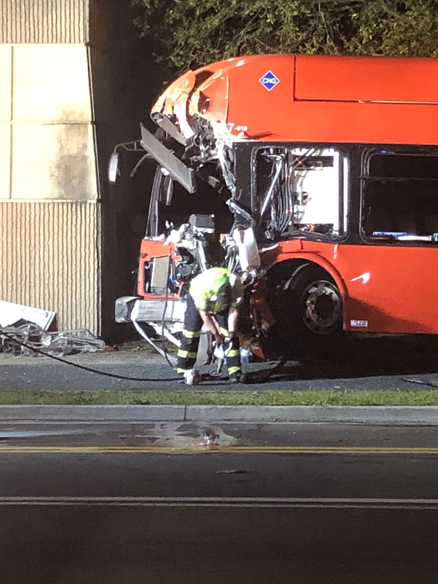 Several people were injured in Lynx bus crash.  S. Westmoreland Dr. & Carter St.  Hear from eyewitnesses who ran to help the driver 