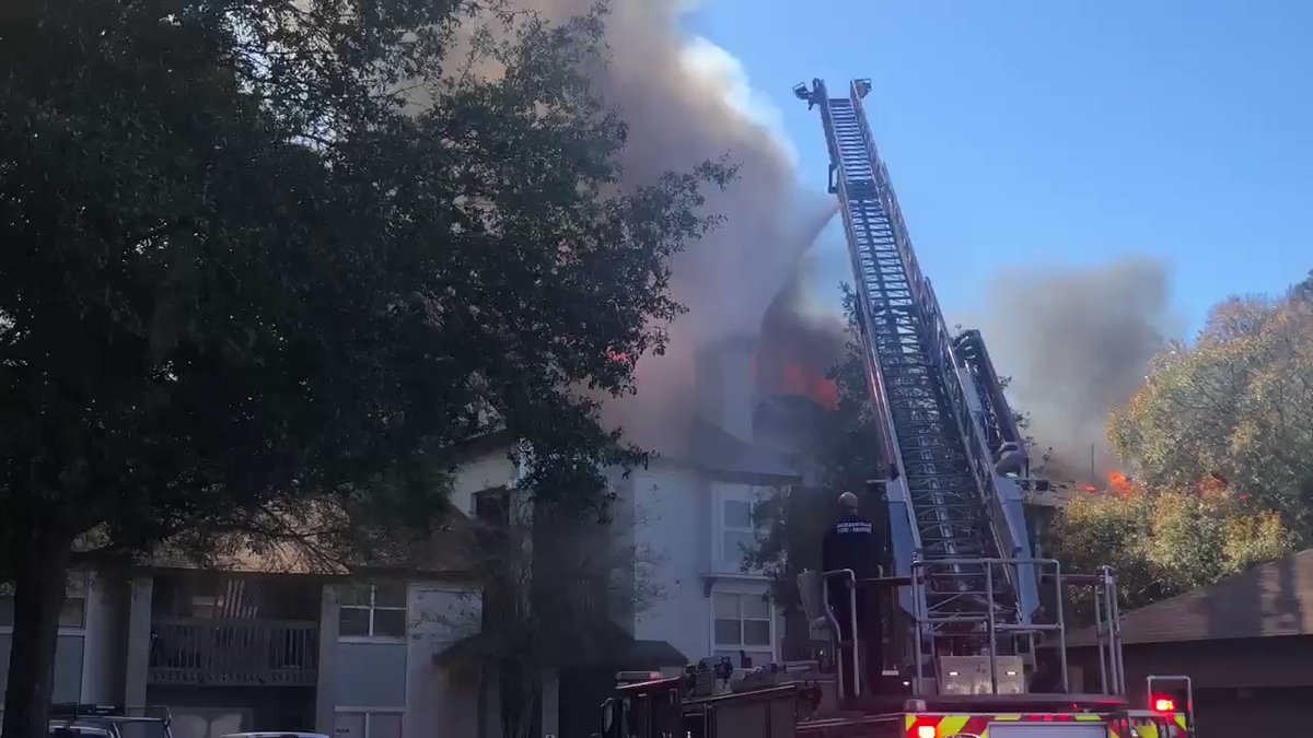More video of the apartment fire on Paradise Island Blvd. I haven't heard about any injuries yet or if anyone was in the apartment