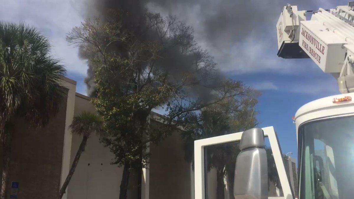 JFRD crews are responding to the 3000 block of Powers Avenue to a commercial building structure fire. More crews are en route