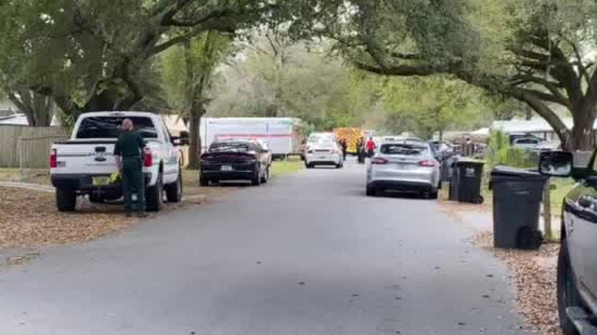 2 dead after aircraft crashes into front yard in Bartow   4615 Weston Rd. The scene where it happened is close to Bartow Executive Airport.