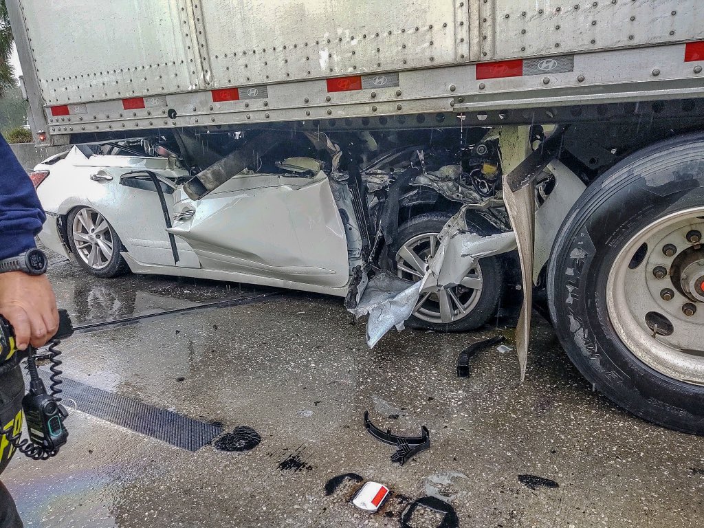 Crews are also responding to a traffic accident on I295 N at the Duval Rd exit. a car is under the back end of a semi. E34 advises one person is trapped