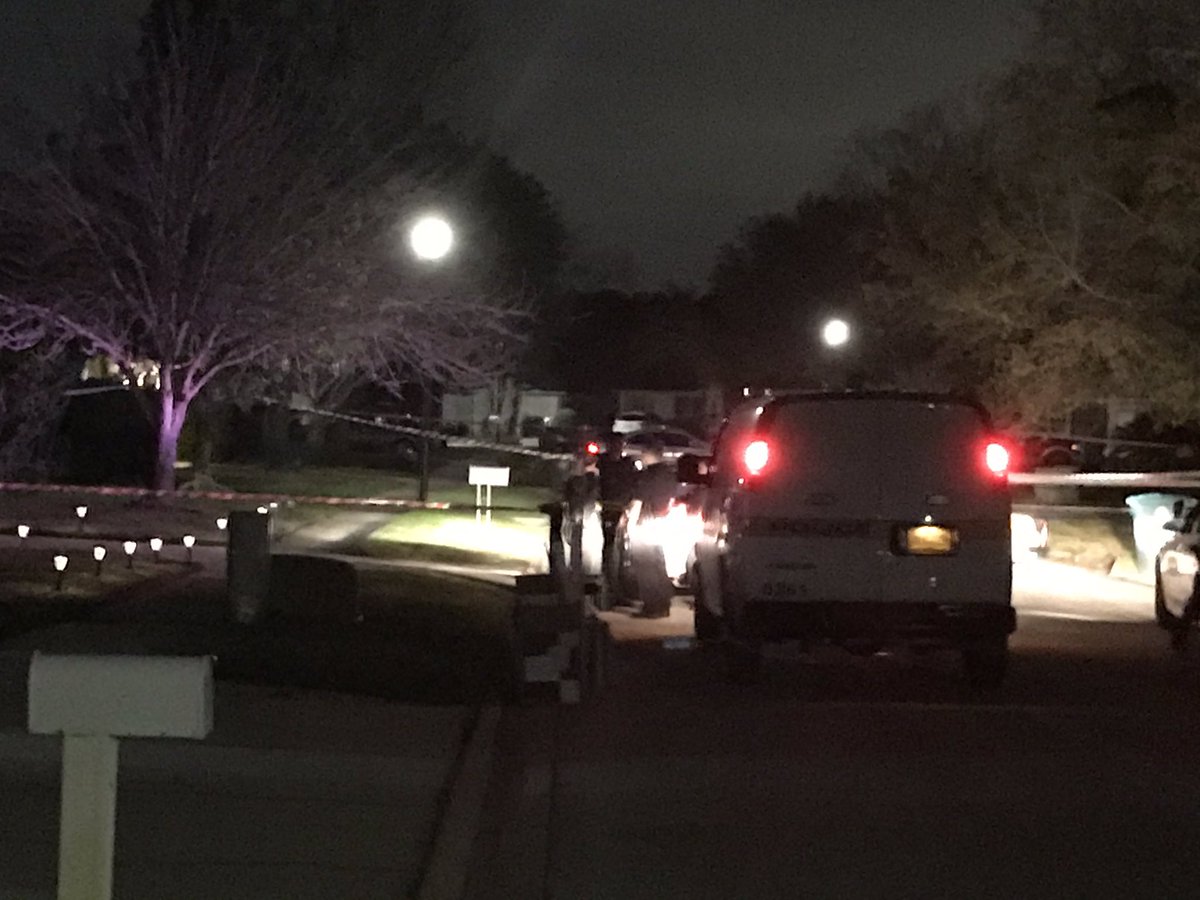Per @JSOPIO a man was shot multiple times and taken to a local hospital by a witness - that witness is trying to help JSO identify the suspect - the victims injuries are considered non life threatening