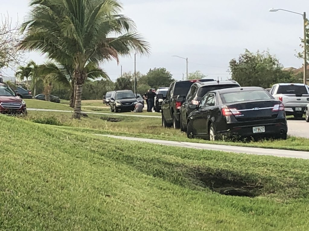 FBI agents are at a Cape Coral home - @CapePD tells they are assisting the FBI with a search warrant