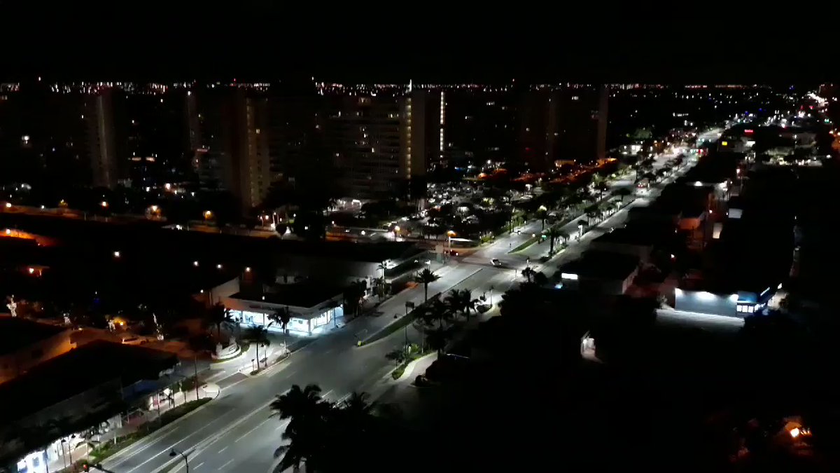 A Shooting at North Ocean BLVD, and North East 40th Street, what crazy night a dozens police cars rushing at the scene to investigate in FortLauderdale Broward County