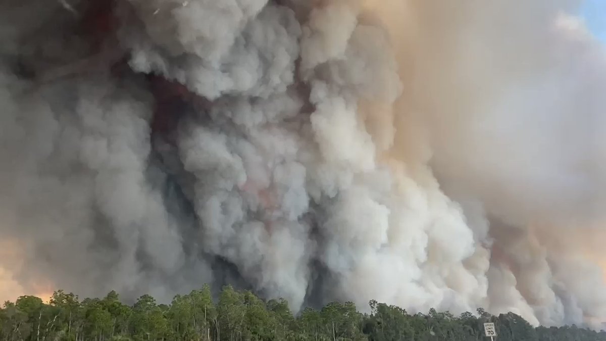 Video from I-75 right by the Everglades boulevard overpass. A staging are has been set up for residents who had to evacuate 