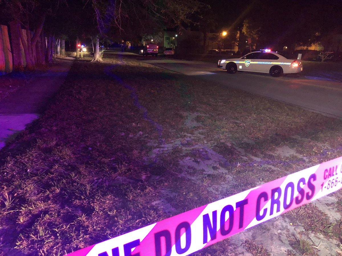 Large police presence at Beachwood Apts in Sandalwood. 