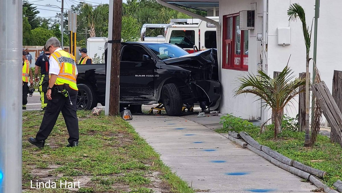 Clearwater: Vehicle crash at Ft. Harrison and Fairmont Street. Expect delays