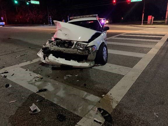Officer @DaytonaBchPD suffered minor injury in crash on Mason Ave last night. @FHPOrlando says at fault driver turned into officers path while officer traveled through intersection on a green light. Other driver, 80 yo, suffered broken rib. Both taken to hospital