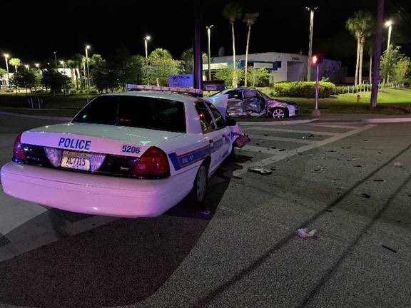 Officer @DaytonaBchPD suffered minor injury in crash on Mason Ave last night. @FHPOrlando says at fault driver turned into officers path while officer traveled through intersection on a green light. Other driver, 80 yo, suffered broken rib. Both taken to hospital