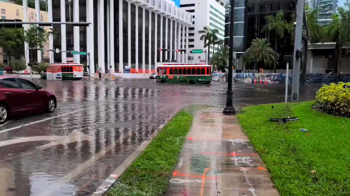 Brickell this bad since Irma. Miami 