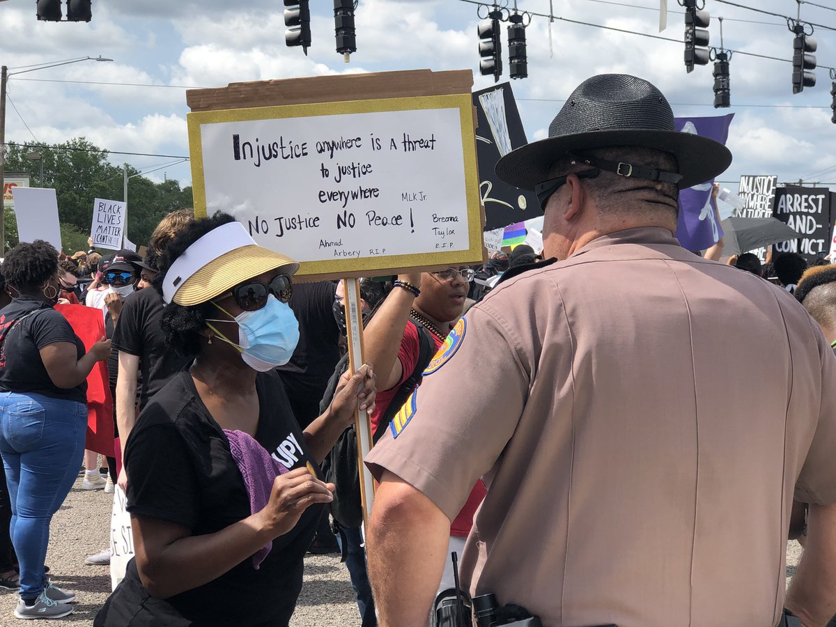 Massive protest has shut down the intersection of Fowler Ave and N 56th in Temple Terrace. Protestors chanting GeorgeFloyd's name & We Can't Breath. Mix of @HCSOSheriff deputies, local police & Florida Highway Patrol officers at scene. @WFLA