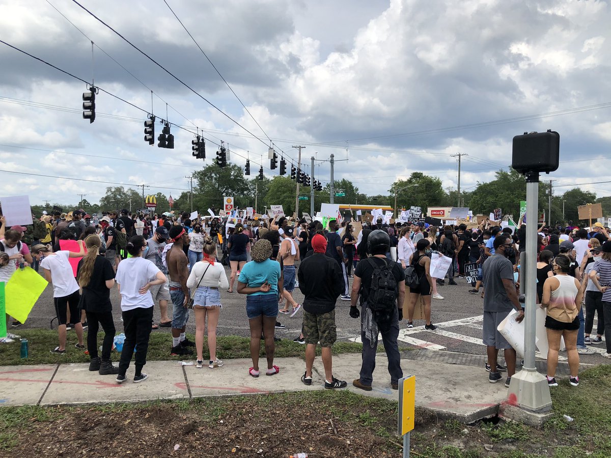 Massive protest has shut down the intersection of Fowler Ave and N 56th in Temple Terrace. Protestors chanting GeorgeFloyd's name & We Can't Breath. Mix of @HCSOSheriff deputies, local police & Florida Highway Patrol officers at scene. @WFLA