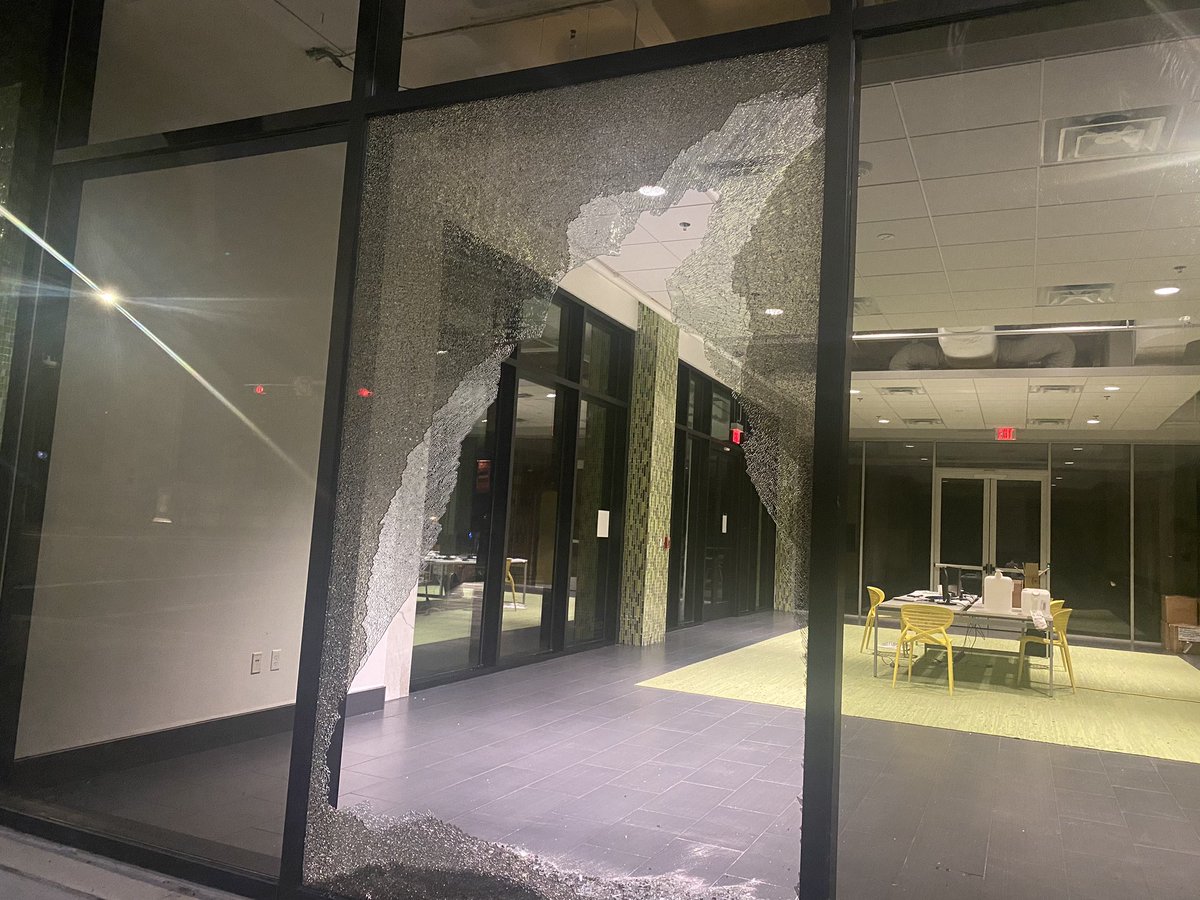 Some of the aftermath from last night's protest in downtown Jacksonville. Many protested peacefully yesterday in response to the death of GeorgeFloyd. But abojf 3 hours later, 200 others demonstrators did this 
