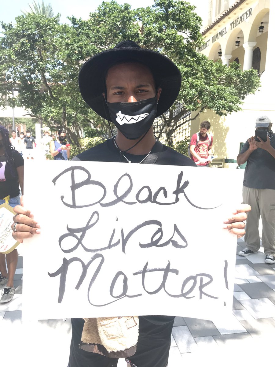 About 100 protesters are peacefully gathering at @rosemarysquare inWPB 