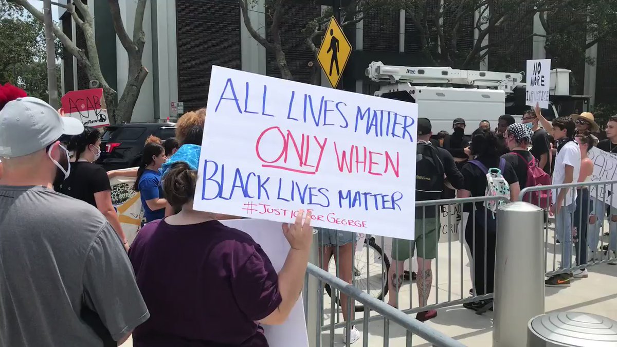 Protesters gather outside the @StPetePD before starting to march this afternoon