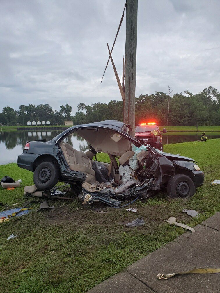 17 year old teen lost control,  southbound on Ronald Reagan Blvd. His vehicle struck a pole. Luckily he is going to survive. Teens remember to slow down. This crash was speed related. No other vehicles involved. 