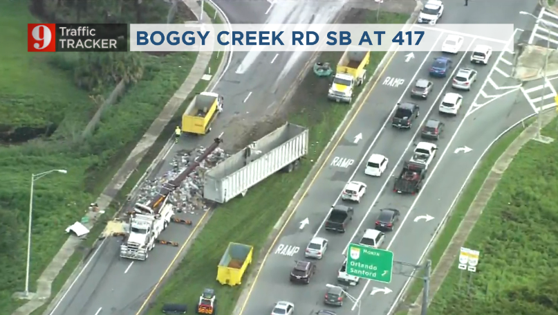 crash off SB Boggy Creek Rd at 417