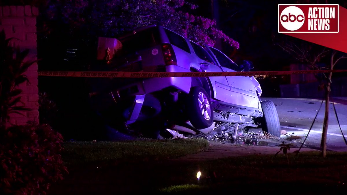 Tampa Police are investigating a deadly early morning crash on Davis Islands. An SUV left the roadway in the 400 block of W Davis Blvd and collided with a bridge retaining wall, killing the driver. No word if speed was a factor. 