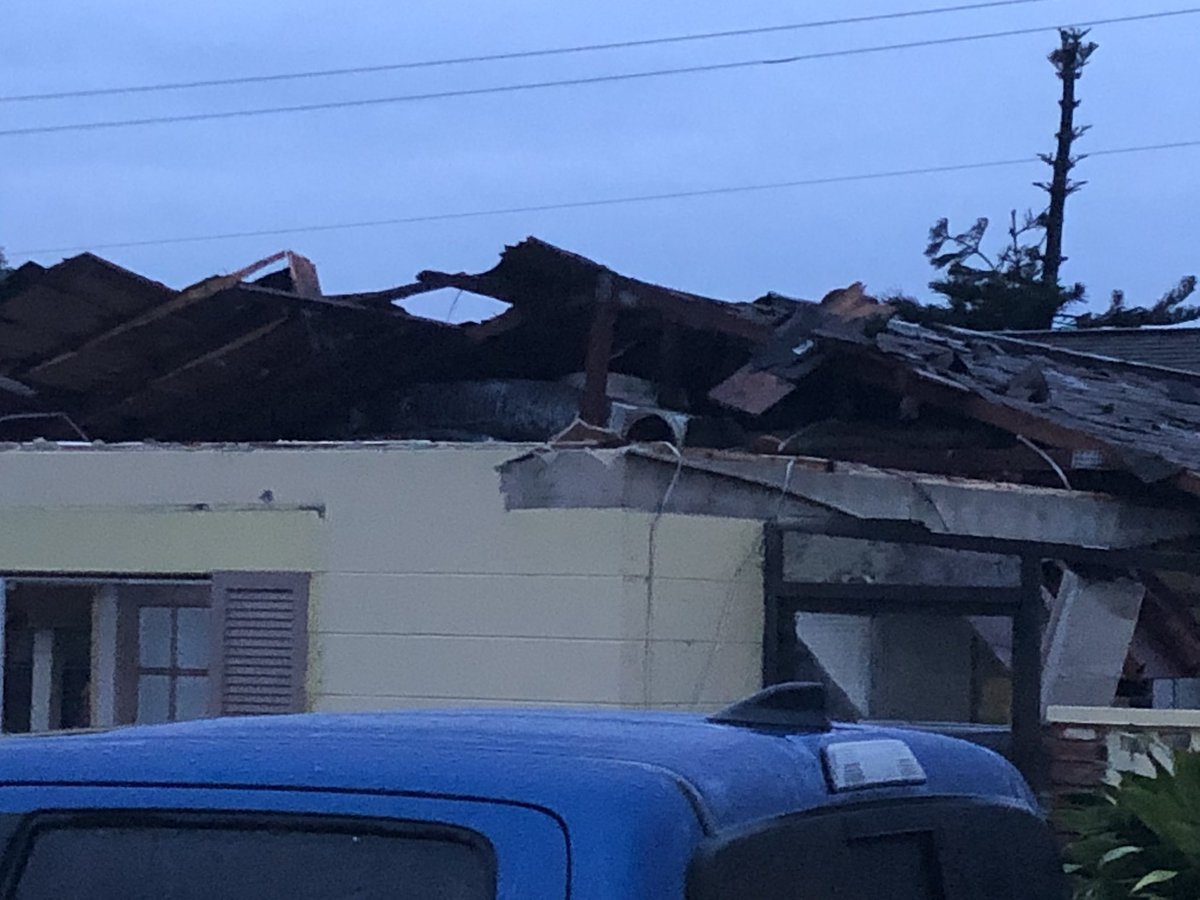 Getting a better look at the damage   that it's getting lighter out here this morning from Saturday night's tornado that came through the Fern Creek area. Neighbors tell it was scary when it passed over, sounding like a freight train 