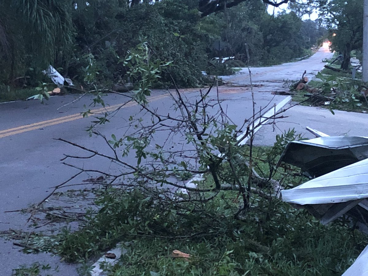 Getting a better look at the damage   that it's getting lighter out here this morning from Saturday night's tornado that came through the Fern Creek area. Neighbors tell it was scary when it passed over, sounding like a freight train 