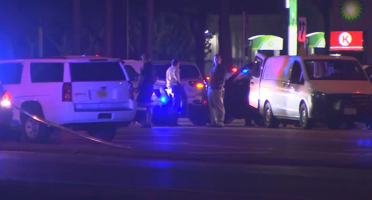 Man, woman found dead  along North Orange Blossom Trail near Lake Fairview Park in Orlando.