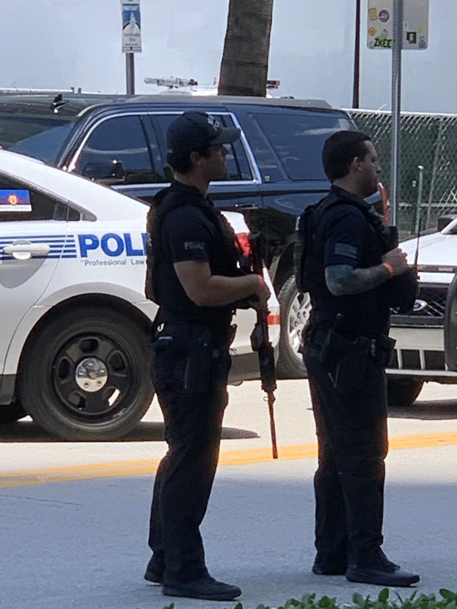 Big police scene in Edgewater area of Miami. @MiamiPD out with guns and people detained.