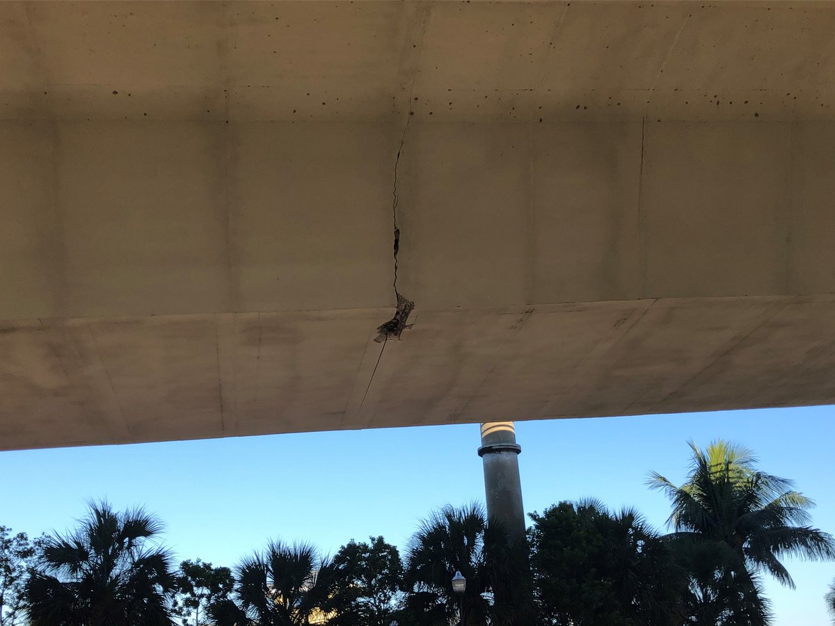 All lanes are   closed after cracks were found on the Roosevelt Bridge