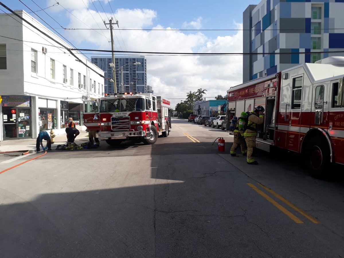 Miami PD:.@CityofMiamiFire on scene reference a gas leak. NE 2 Ave between NE 24-26 St has been shutdown. 