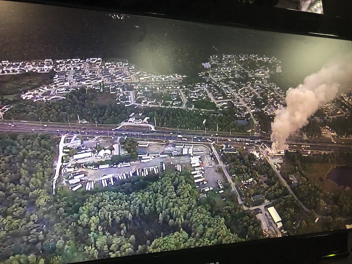 Fire at Icon Gentlemen's Club at the Pasco-Hernando County line. Seeing some lanes closed on US 19 NB as well. 